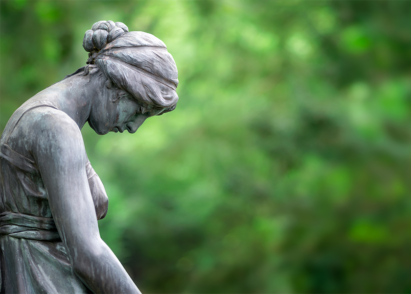 Trauernde Statue als Panorama Hintergrund